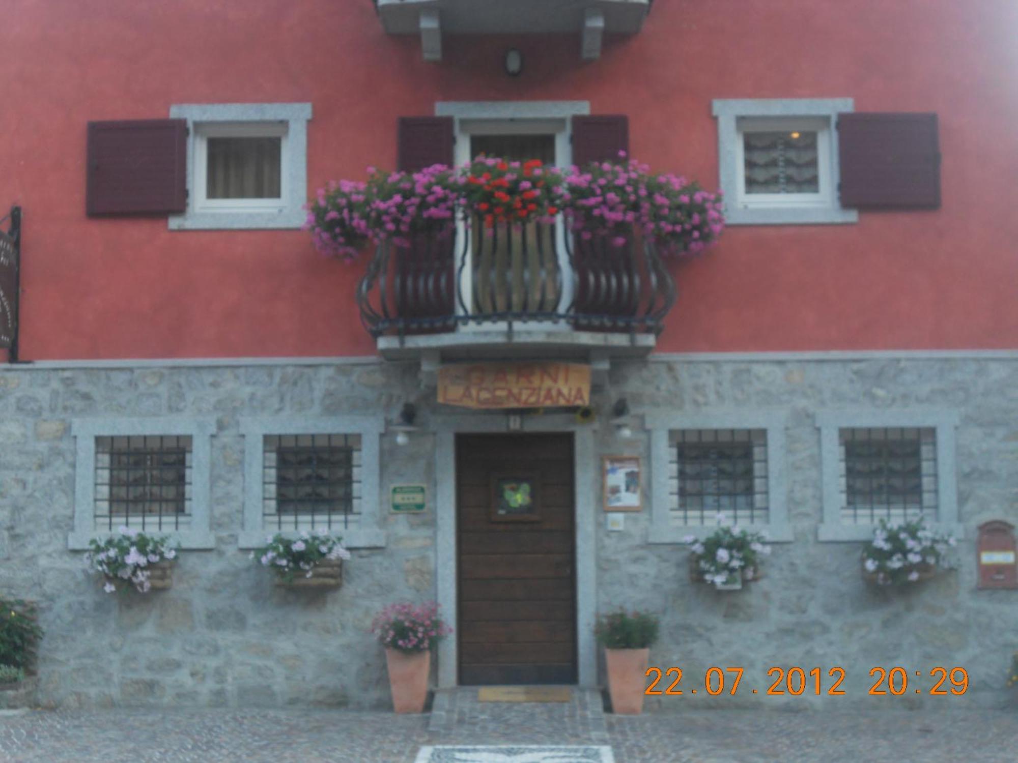 Bed and Breakfast Garni La Genziana Temù Exterior foto