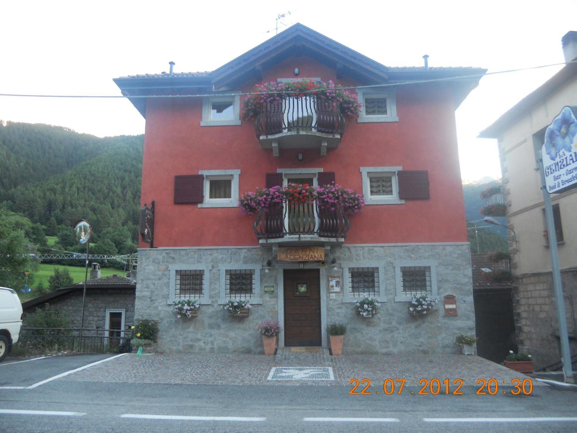 Bed and Breakfast Garni La Genziana Temù Exterior foto