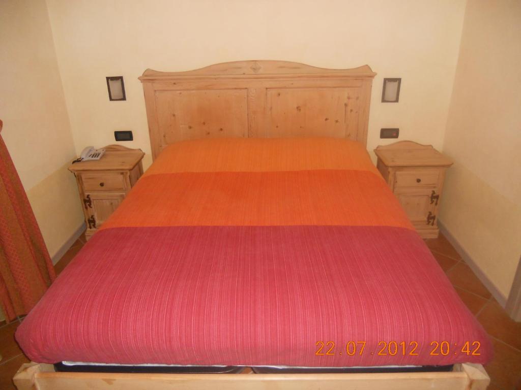 Bed and Breakfast Garni La Genziana Temù Zimmer foto